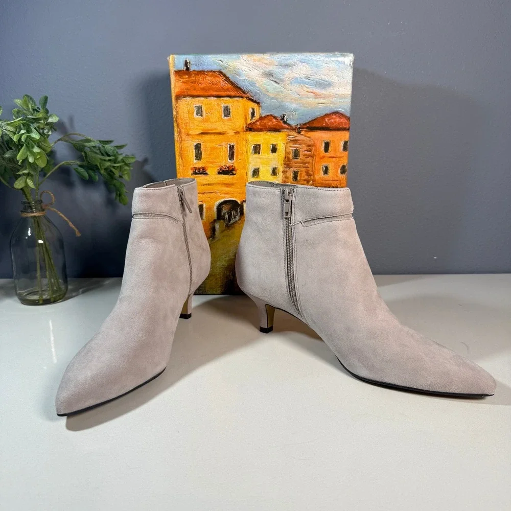 Bella Vita Light Taupe Leather Suede Pointed Toe Kitten Heel Ankle Boots Size 10
